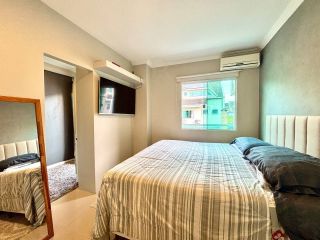Sobrado Triplex 3 Quartos (2 Suítes) à Venda no Atuba, Curitiba - 146m² com Churrasqueira e Ático