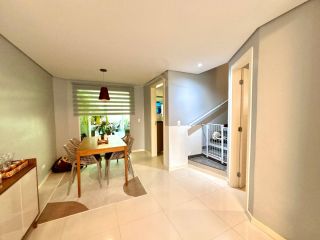 Sobrado Triplex 3 Quartos (2 Suítes) à Venda no Atuba, Curitiba - 146m² com Churrasqueira e Ático