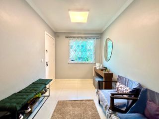 Sobrado Triplex 3 Quartos (2 Suítes) à Venda no Atuba, Curitiba - 146m² com Churrasqueira e Ático
