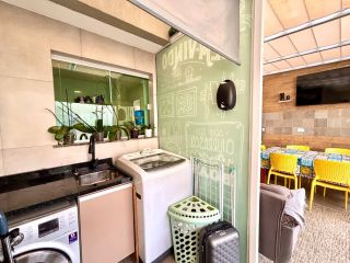 Sobrado Triplex 3 Quartos (2 Suítes) à Venda no Atuba, Curitiba - 146m² com Churrasqueira e Ático