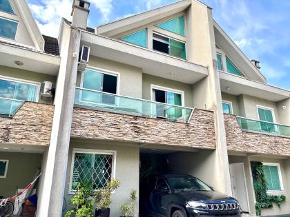Sobrado Triplex 3 Quartos (2 Suítes) à Venda no Atuba, Curitiba - 146m² com Churrasqueira e Ático