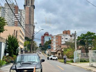 Terreno à venda no Água Verde – 466 m² | ZR4.1