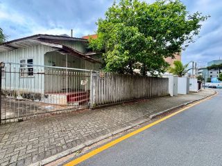 Terreno à venda no Água Verde – 466 m² | ZR4.1