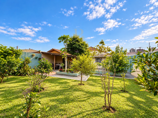 Casa térrea à venda em Curitiba com 3 quartos, 4 vagas e terreno de 420 m²