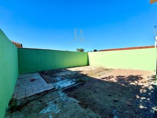 DUAS RESIDÊNCIAS EM UM AMPLO TERRENO DE 481m² NO BAIRRO GUARANI EM COLOMBO