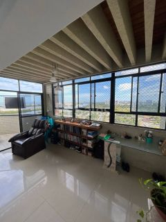 Apartamento Cobertura no Edifício Biarritz Plaza