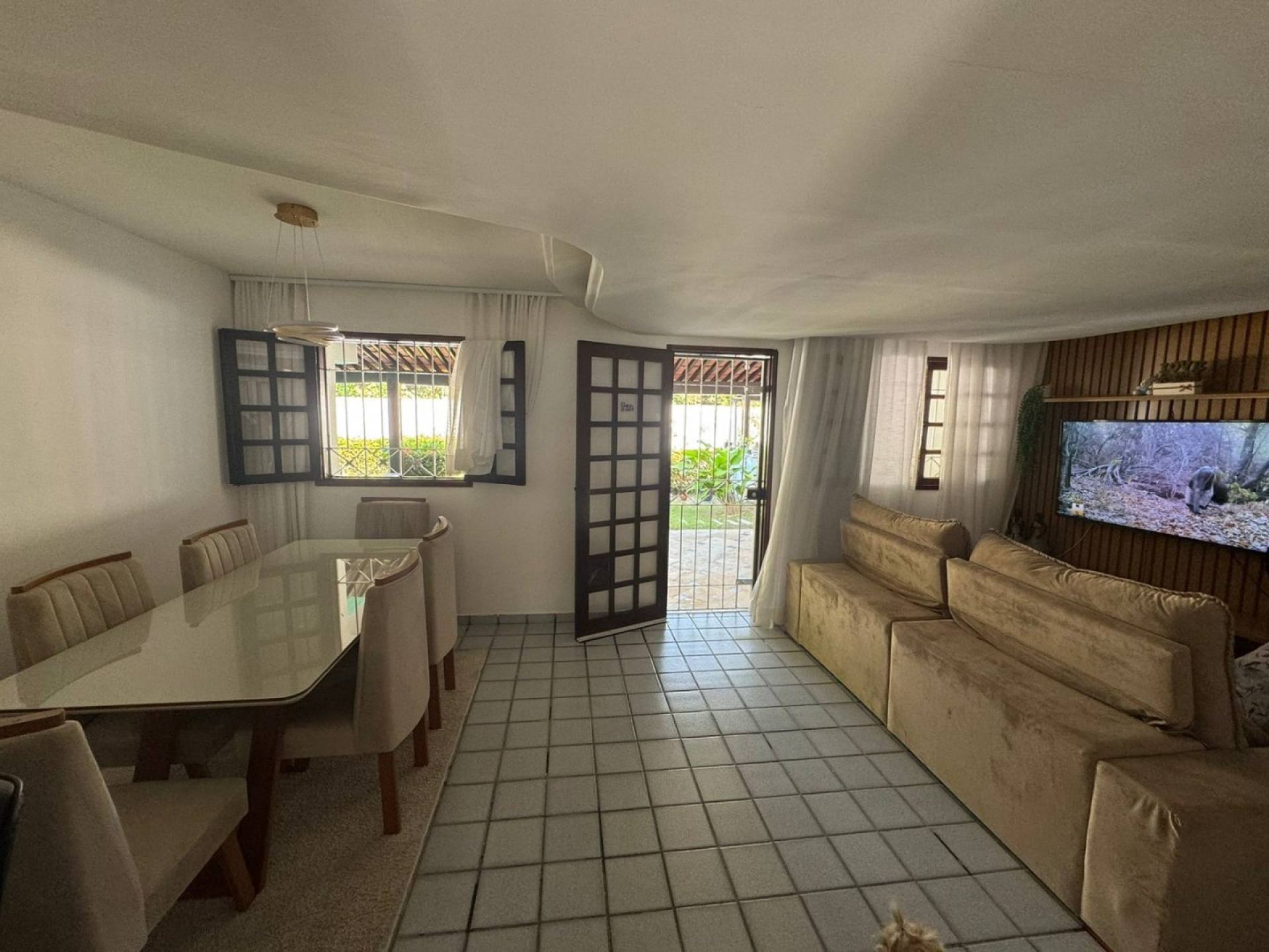 CASA EM CONDOMÍNIO FECHADO - MARIA FARINHA