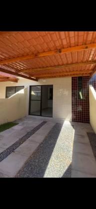 Casas Frente Rua com Garagens Individuais e com 3 Quartos Sendo 1 Suíte