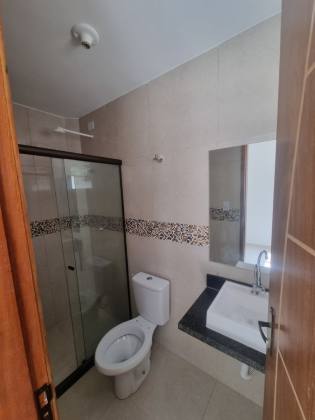 Casas Frente Rua com Garagens Individuais e com 3 Quartos Sendo 1 Suíte