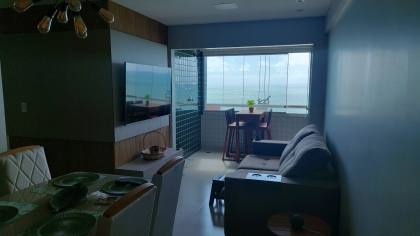 Apartamento de 3 Quartos com Suíte e Varanda a Beira Mar