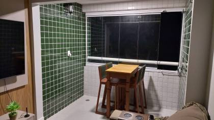 Apartamento de 3 Quartos com Suíte e Varanda a Beira Mar