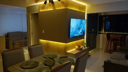 Apartamento de 3 Quartos com Suíte e Varanda a Beira Mar