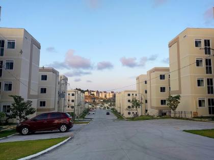 Apartamento todo Reformado de 2 Quartos Próximo a Rio Doce em Olinda