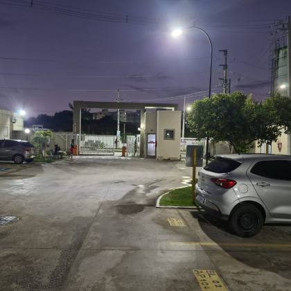 Apartamento todo Reformado de 2 Quartos Próximo a Rio Doce em Olinda