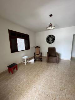 Casa com amplo terreno em Olinda