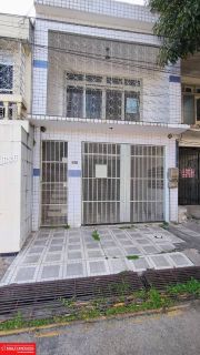 Casa com 3/4 na Tv. dos Apinagés - VENDA