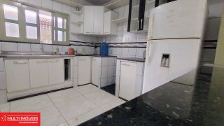 Casa com 3/4 na Tv. dos Apinagés - VENDA