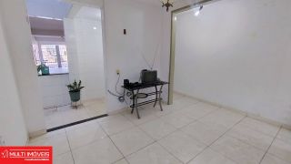 Casa com 3/4 na Tv. dos Apinagés - VENDA