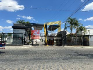 CASA BAIRRO SIM - 3 QUARTOS SENDO DUAS SUÍTES