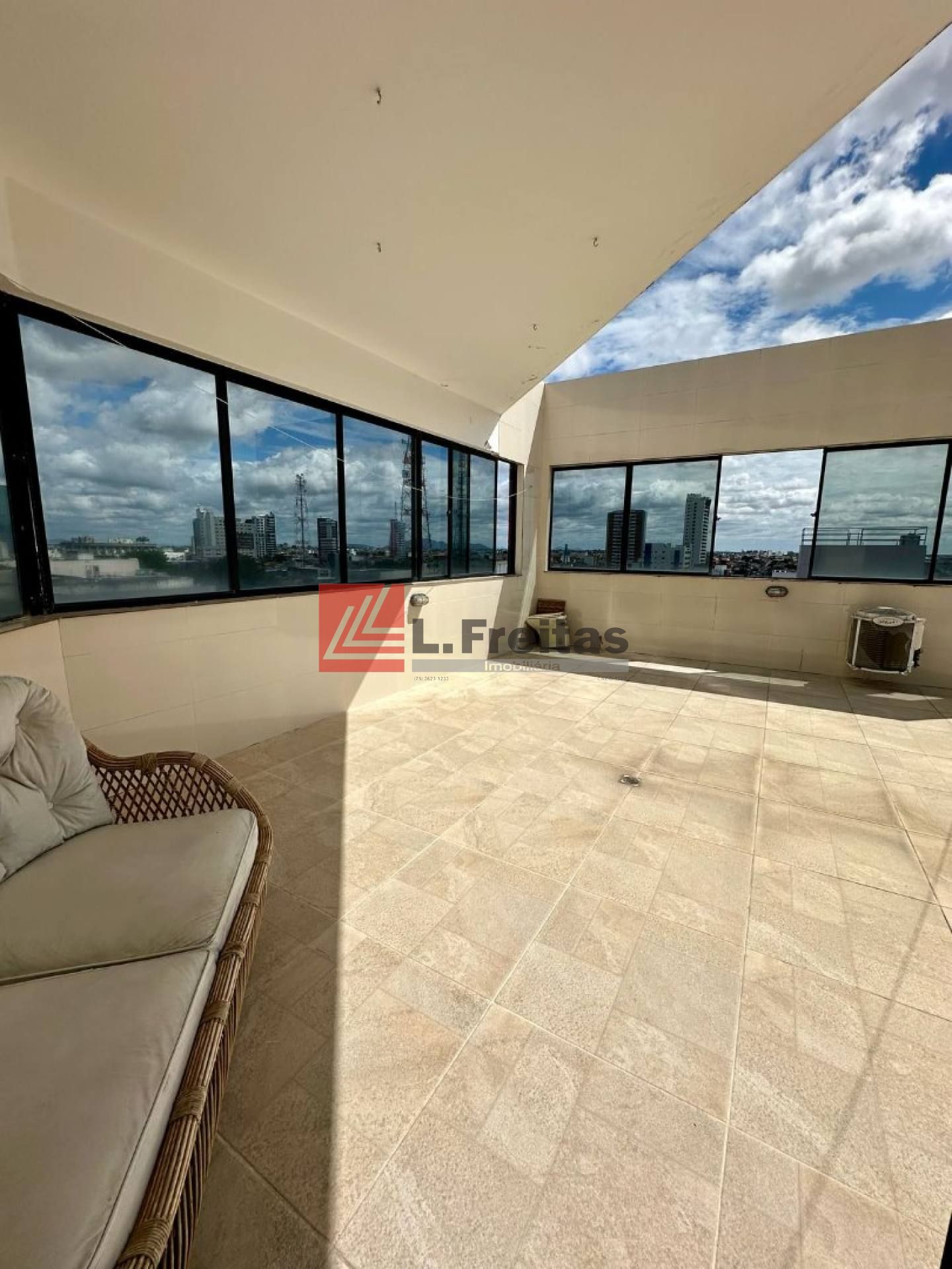 Apartamento cobertura mobiliado - Ponto Central