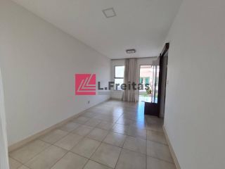 Casa semimobiliada 3 quartos sendo uma suíte - Bairro SIM