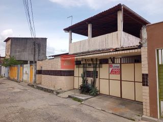 Casa Para Vender com 03 quartos 01 suítes no Bairro Feira V, próximo a Fraga Maia