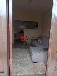 Casa Para Vender com 03 quartos 01 suítes no Bairro Feira V, próximo a Fraga Maia