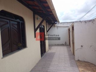 Casa Para Vender com 03 quartos 01 suítes no Bairro Feira V, próximo a Fraga Maia