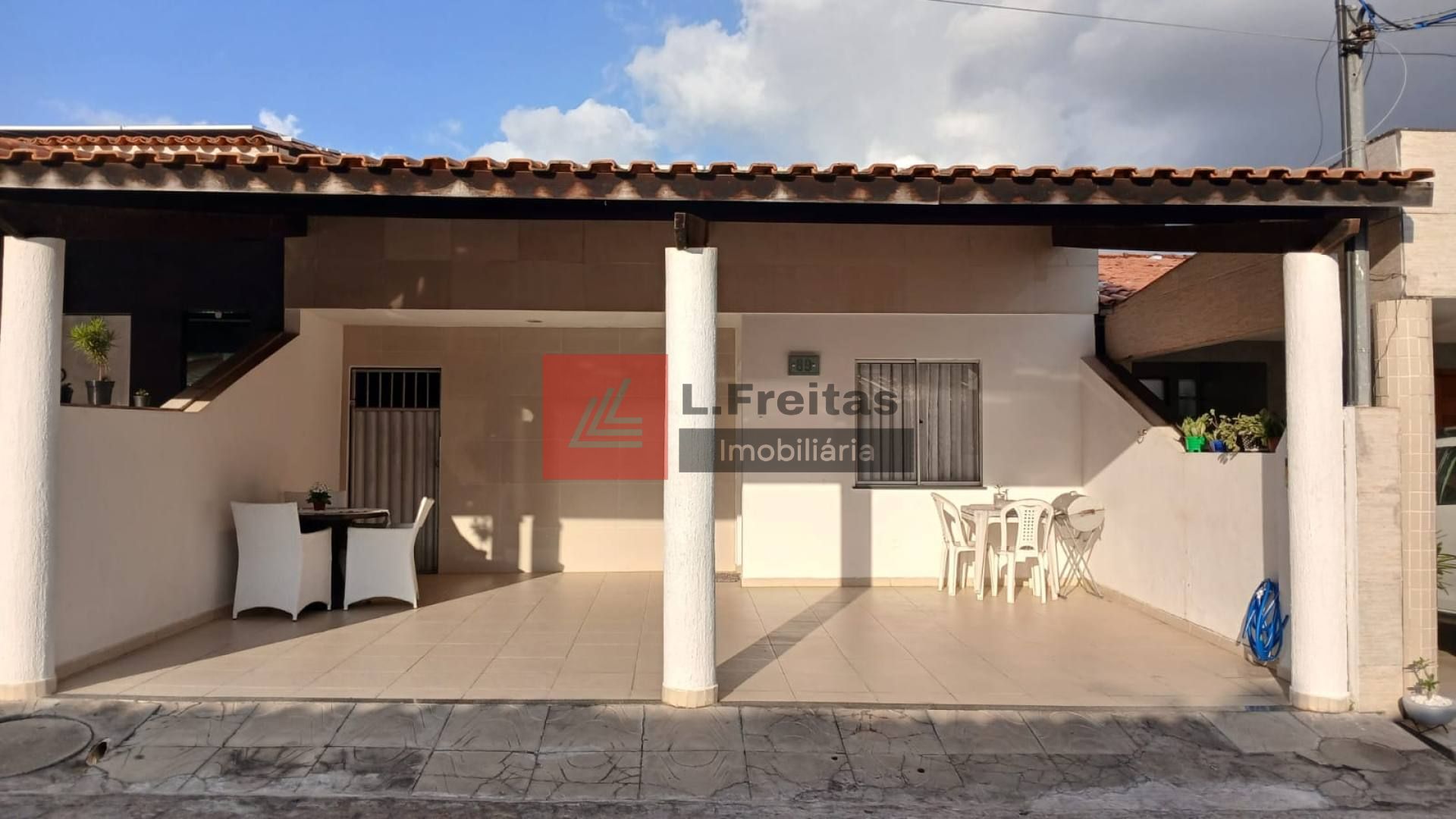 Casa 2/4 com suíte a venda Condomínio Quintas do sol vile 1