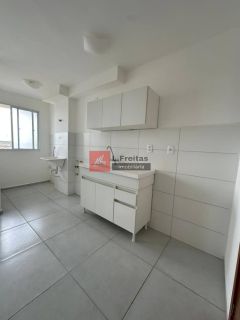 Apartamento com varanda e suíte no Muchila para locação