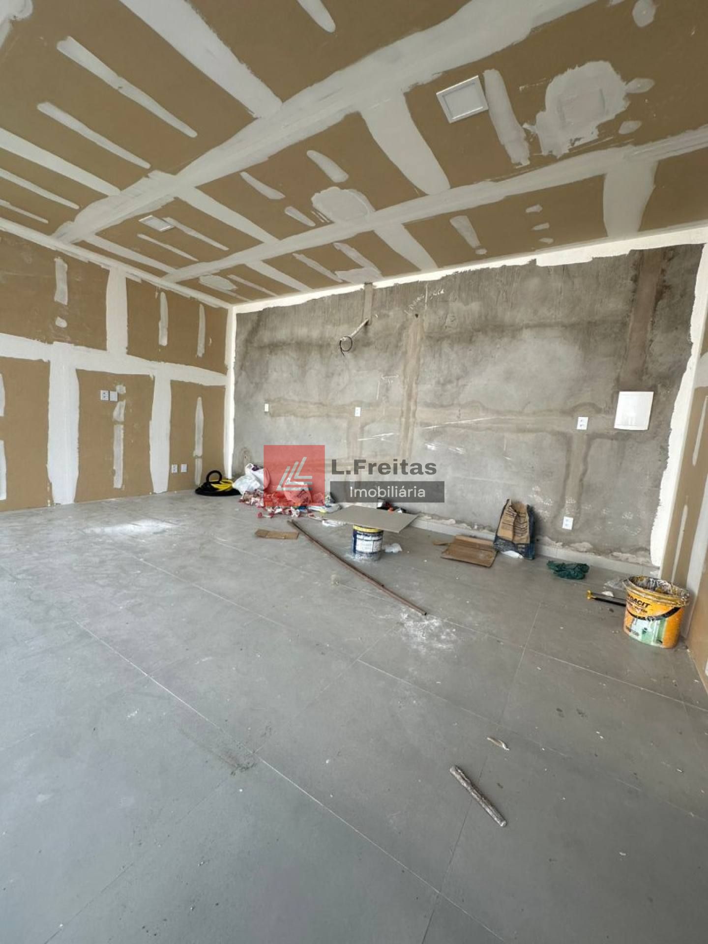 Ponto comercial para locação anexo ao Posto Ipiranga - Av. Noide Cerqueira