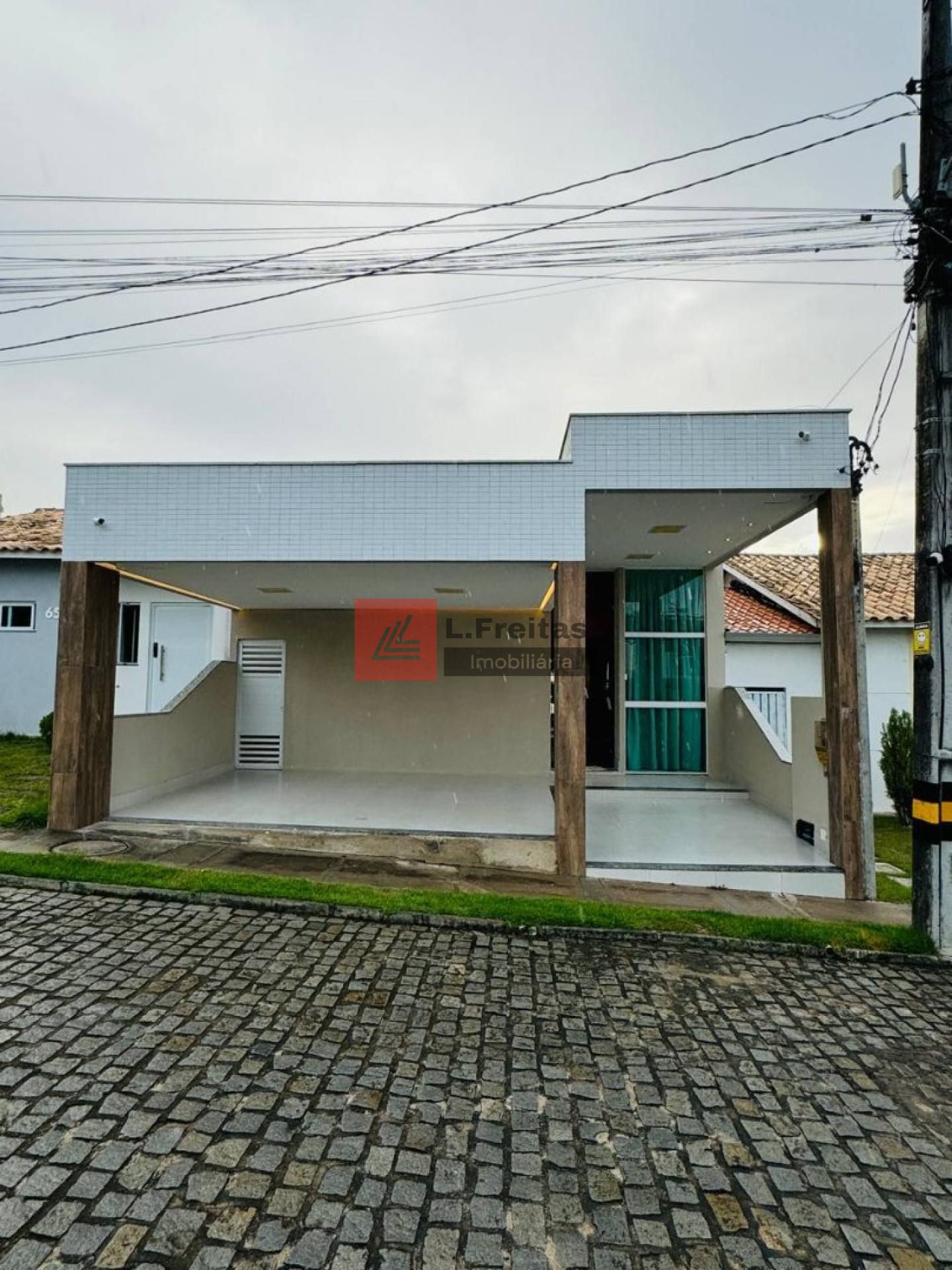 Casa disponivel a venda no Condominio Vive la vie - Bairro Sim