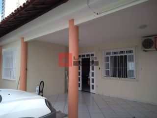 Casa mobiliada na Santa Mônica