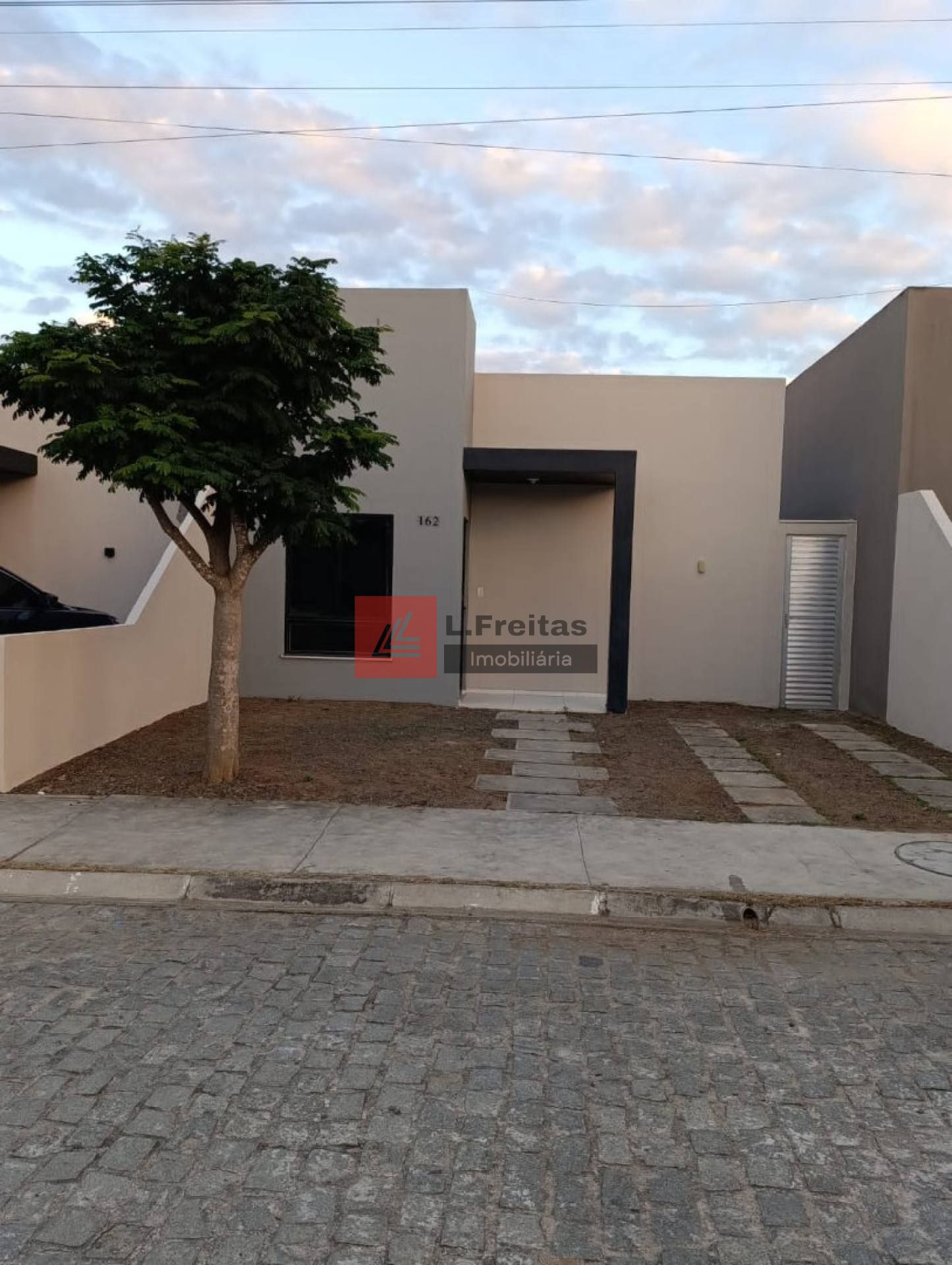 Casa de Condomínio Para Alugar com 02 quartos no bairro Jardim Europa em Feira De Santana