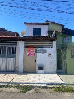 Vende-se casa   no bairro Brasília de Santana