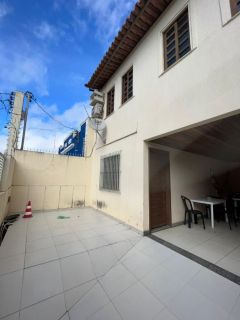 Casa Comercial no bairro PONTO CENTRAL