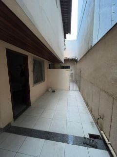 Casa Comercial no bairro PONTO CENTRAL
