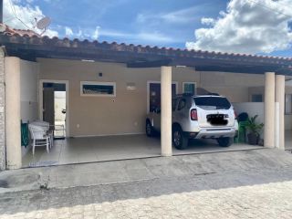 Casa em Condomínio no bairro Papagaio