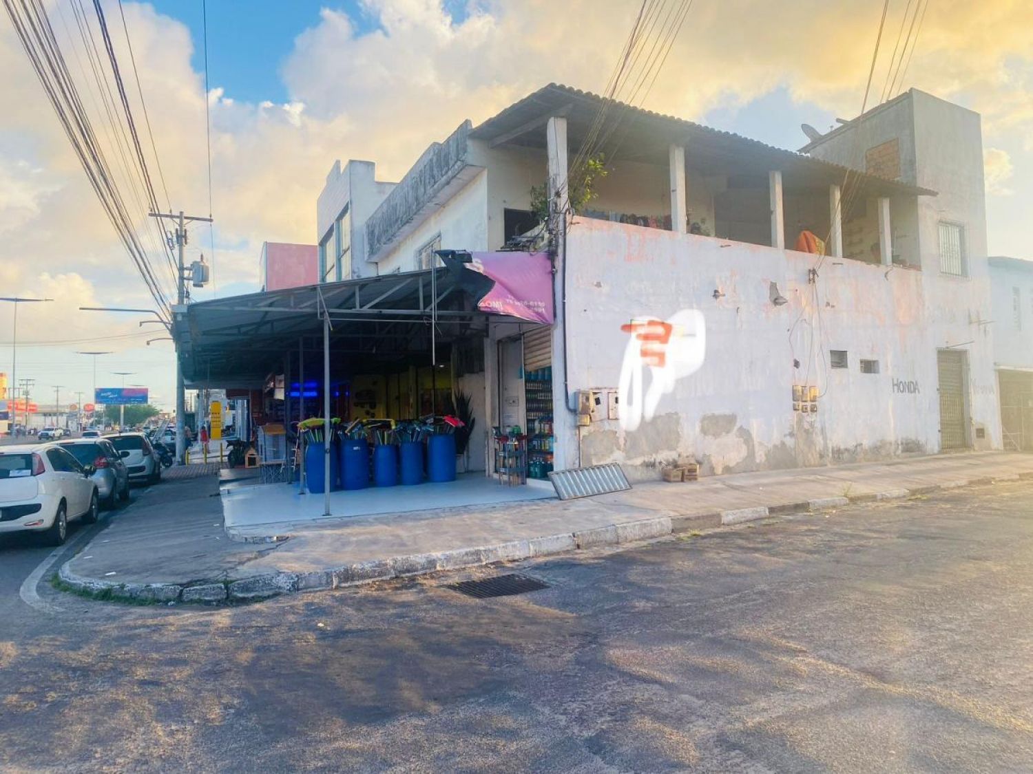 Casa Comercial no bairro PONTO CENTRAL