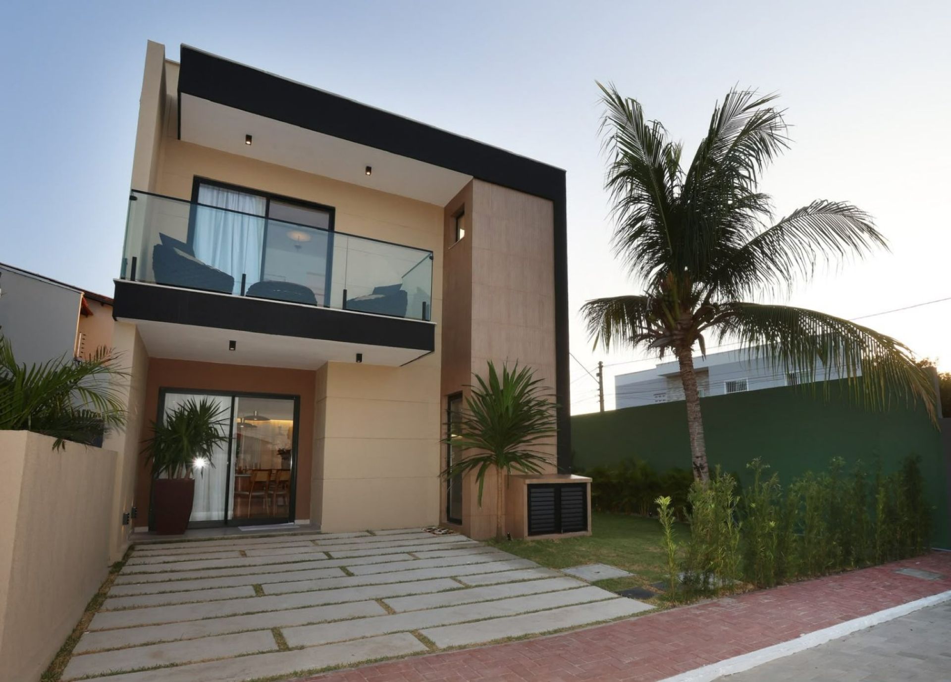 Maximino Residence