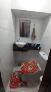 CASA SOLTA NA CIDADE DOS FUNCIONÁRIOS