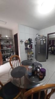 CASA SOLTA NA CIDADE DOS FUNCIONÁRIOS