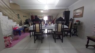 CASA SOLTA NA CIDADE DOS FUNCIONÁRIOS