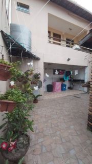 CASA SOLTA NA CIDADE DOS FUNCIONÁRIOS