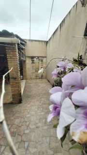 CASA SOLTA NA CIDADE DOS FUNCIONÁRIOS