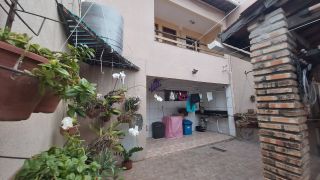 CASA SOLTA NA CIDADE DOS FUNCIONÁRIOS