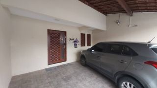 CASA SOLTA NA CIDADE DOS FUNCIONÁRIOS