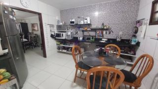 CASA SOLTA NA CIDADE DOS FUNCIONÁRIOS