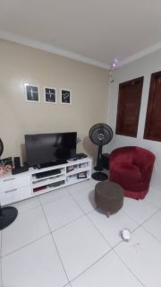 CASA SOLTA NA CIDADE DOS FUNCIONÁRIOS