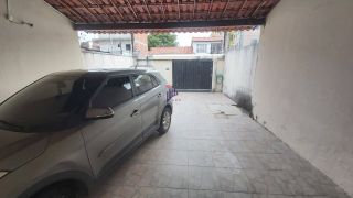 CASA SOLTA NA CIDADE DOS FUNCIONÁRIOS